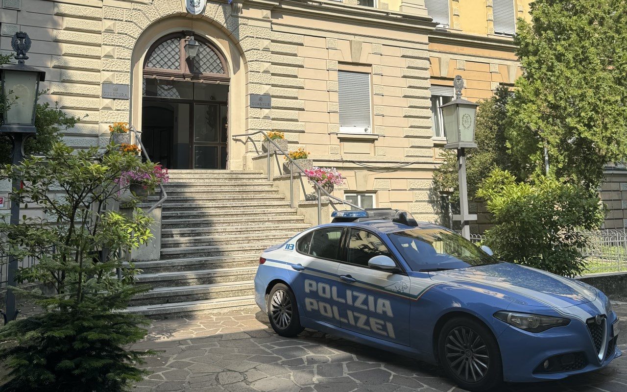 bolzano:-cerca-di-far-entrare-illegalmente-in-italia-immigrati-cinesi,-arrestato bolzano:-cerca-di-far-entrare-illegalmente-in-italia-immigrati-cinesi,-arrestato