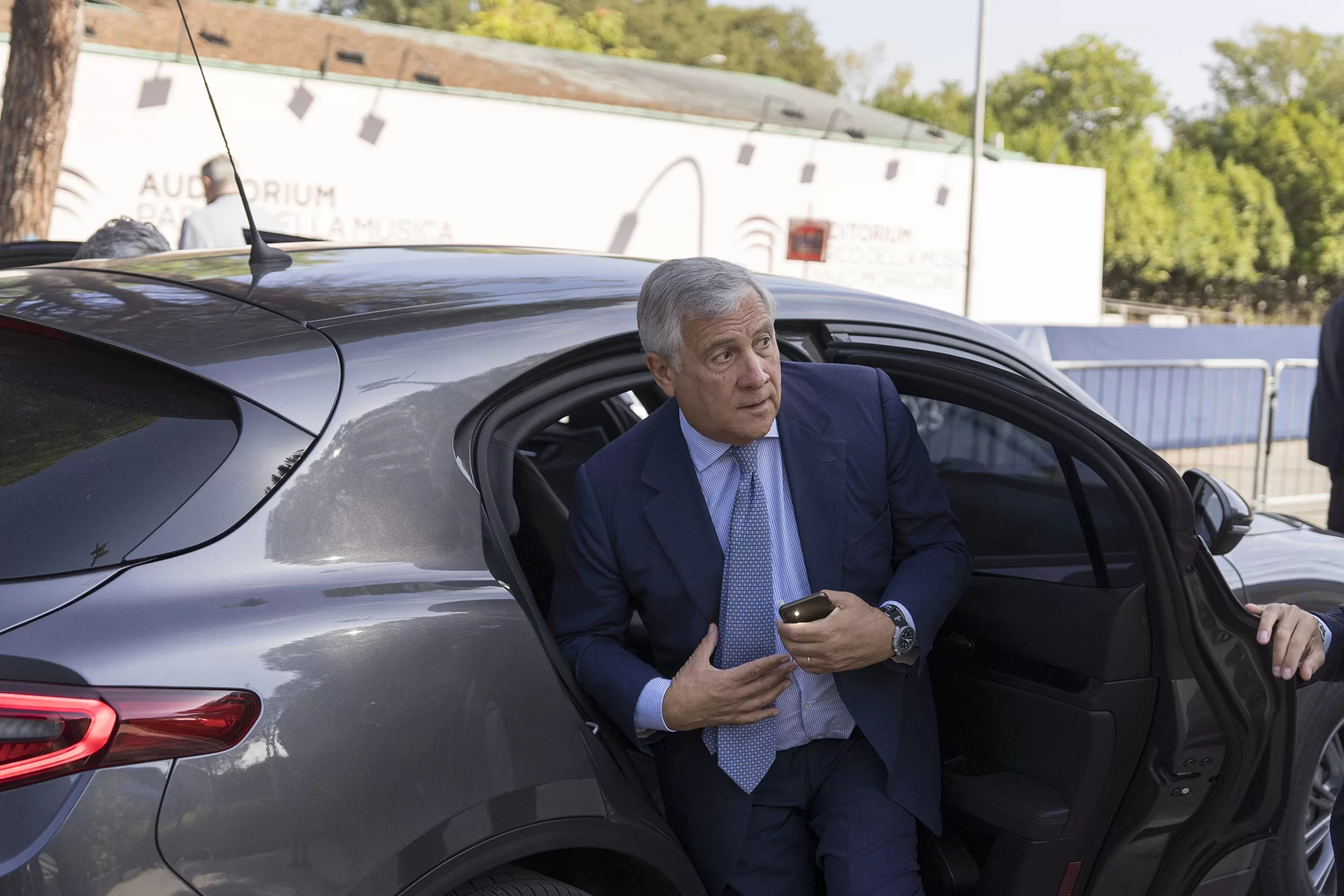 tajani:-“in-arrivo-dall’egitto-il-piccolo-younes,-rimpatriati-25-connazionali-in-estate”