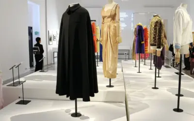 Palazzo Reale, “Dalí e la moda”: la mostra a Milano che rivela il lato inedito dell’artista surrealista