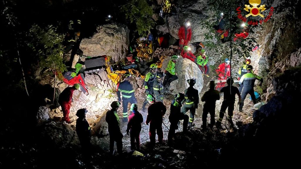 sardegna,-liberato-lo-speleologo-rimasto-intrappolato-per-26-ore-nella-grotta-tra-urzulei-e-baunei