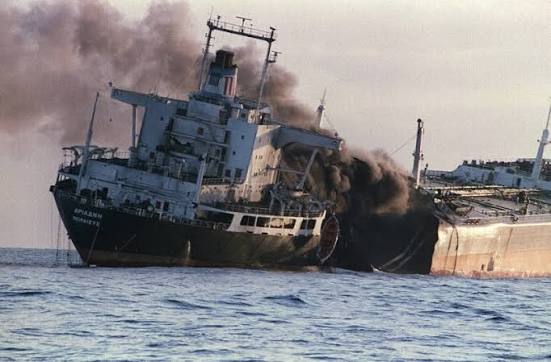 Golfo Persico: Colpite 2 navi nello Stretto di Hormuz