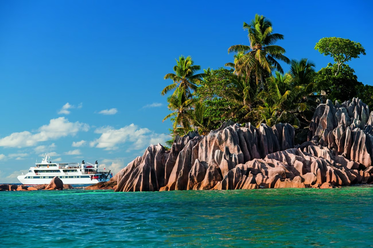 natale-e-capodanno-alle-seychelles:-tra-natura,-tradizioni-creole-e-feste-sulla-spiaggia